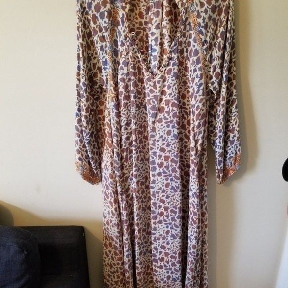 Natalie Martin x GOOP Fiore Silk Vintage Flowers Midi Dress worn by Rihanna - Picture 9 of 16